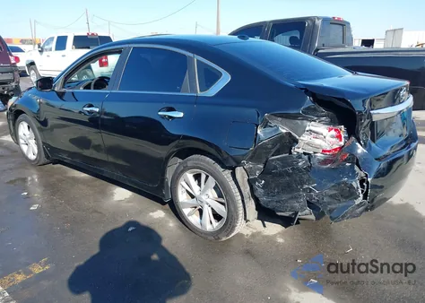 2015 Nissan Altima 2.5 Sv z USA, uszkodzony, nr VIN 1N4AL3AP3FC200540
